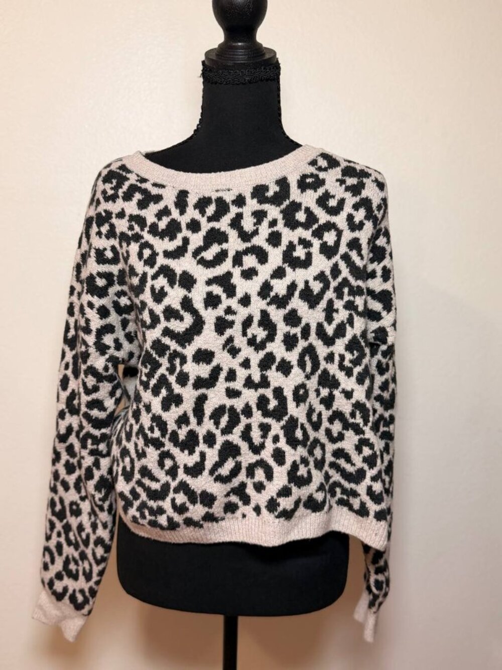 Yet Again Leopard Print Knit Sweater L Neutral Animal Print Style